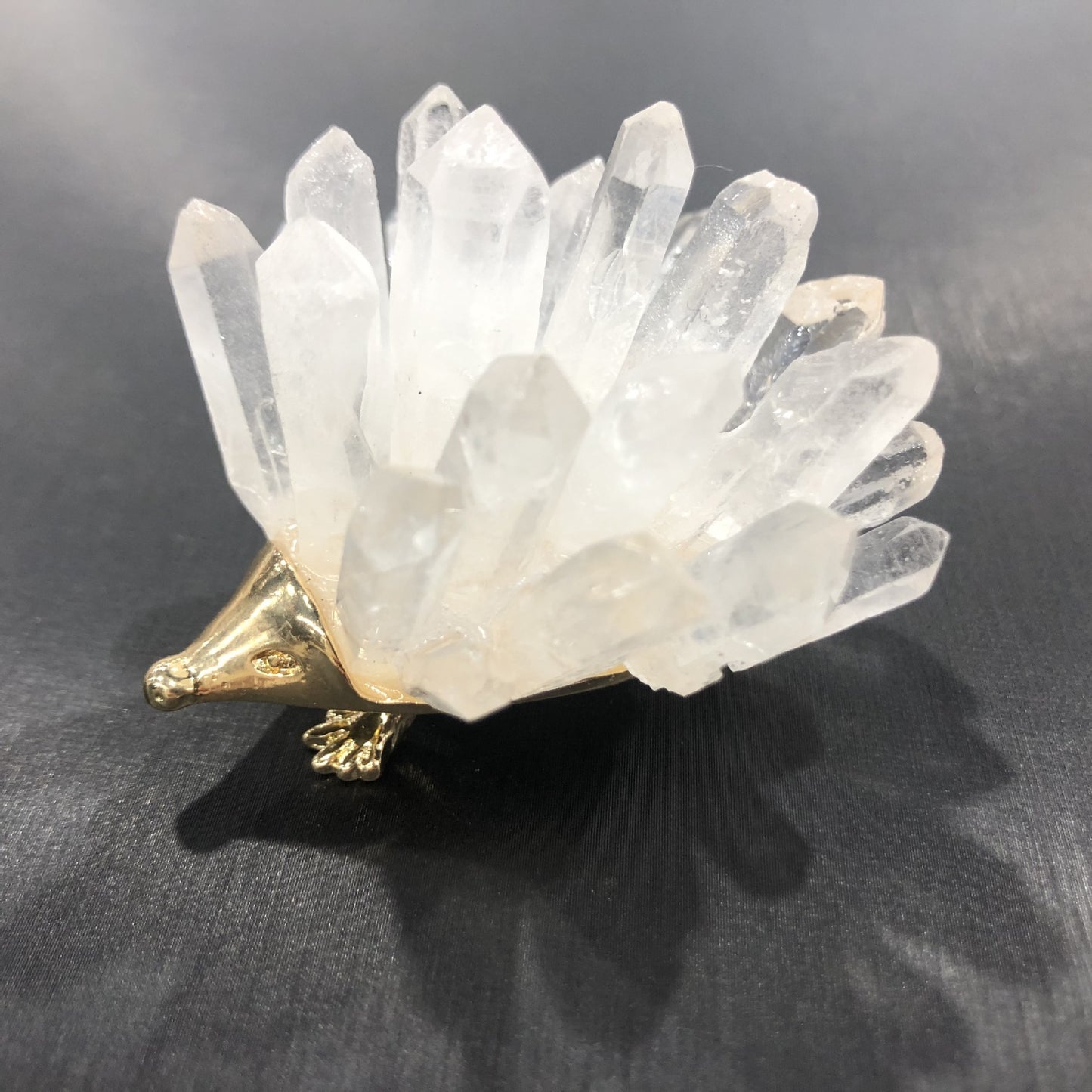 Clear Quartz Hedgehog Display Stand ✨ | Nordic Healing Crystal Sculpture for Jewelry & Energy Work