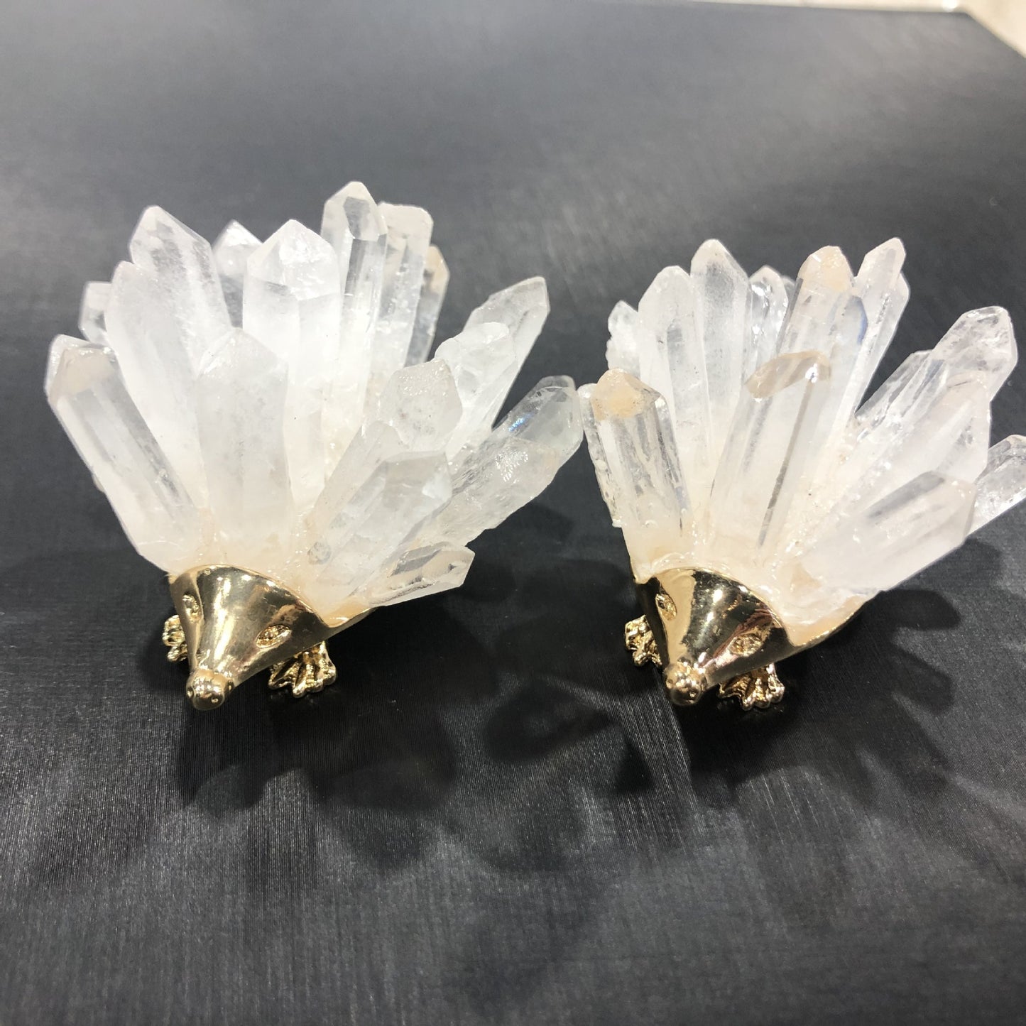 Clear Quartz Hedgehog Display Stand ✨ | Nordic Healing Crystal Sculpture for Jewelry & Energy Work