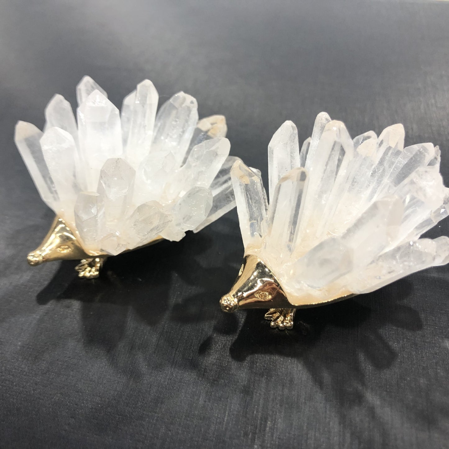 Clear Quartz Hedgehog Display Stand ✨ | Nordic Healing Crystal Sculpture for Jewelry & Energy Work