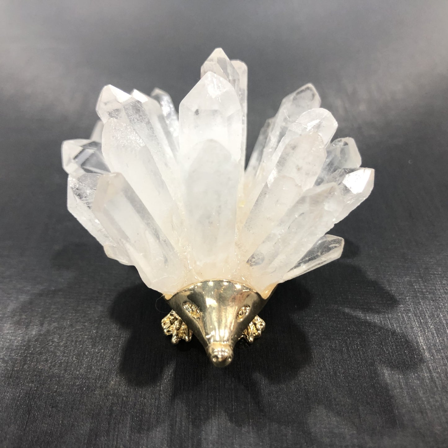 Clear Quartz Hedgehog Display Stand ✨ | Nordic Healing Crystal Sculpture for Jewelry & Energy Work